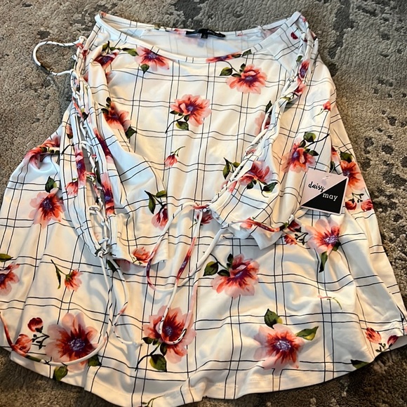 Womens shirt size large new with tags - Picture 1 of 2